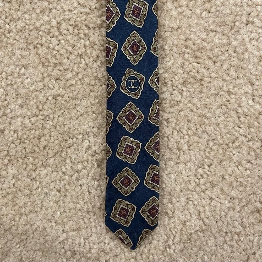 Chanel Silk Tie - Picture 4 of 7